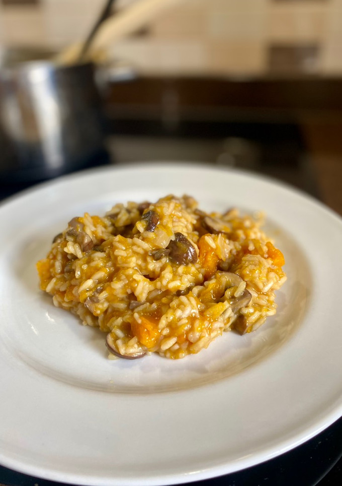 Una foto de Risotto de calabaza y champiñones