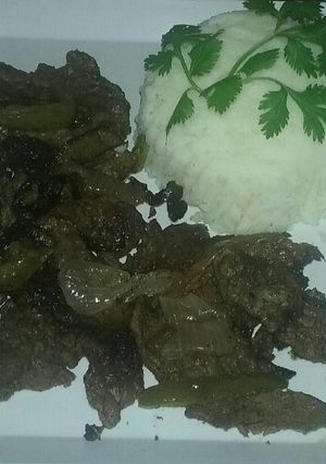 Una foto de Bistec Encebollado (a mi estilo)
