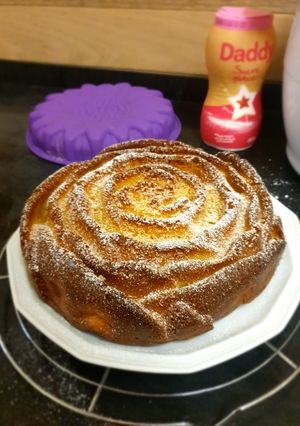 Une photo de Gâteau au yaourt et morceaux de pommes