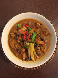 A picture of Tomato Pork belly stew.