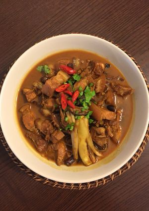 A picture of Tomato Pork belly stew.