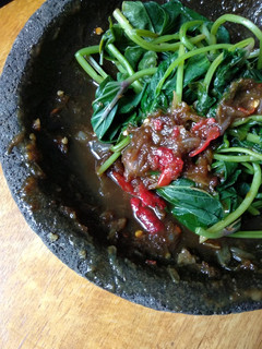 Foto resep Sambel Brambang Asem Lalap Daun Ubi