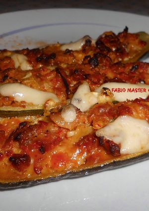 Foto di Zucchine ripiene con Salsiccia e Scamorza Affumicata