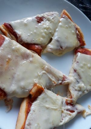 Una foto de Pizza de levadura seca🍕🍕