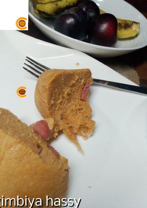 A picture of Moimoi with sausage.