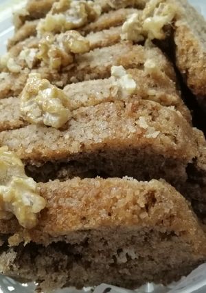 A picture of Cinnamon Cake molded with Wallnuts.