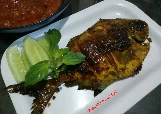 136. Ikan Bawal Bakar