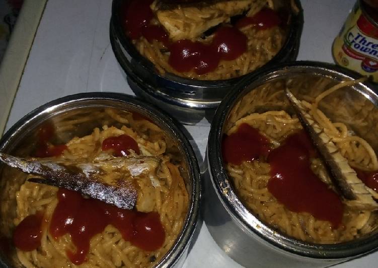 Easiest Way to Prepare Favorite Spaghetti jolof with fish