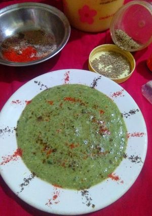बथुआ का रायता (Bathua ka raita recipe in Hindi) रेसिपी मुख्य फोटो