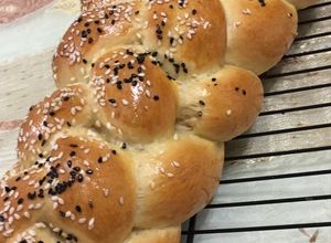 Una foto de El pan de ShabatPan jala