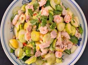 Hình của món Gỏi trái cóc tôm thịt.