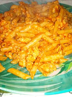 Una foto de Macarrones con carne picada de pollo