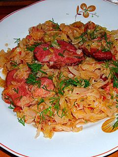 Una foto de Col blanco con carne de pavo ahumada Rumania