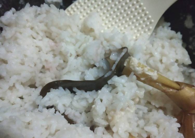 Langkah Mudah untuk Menyiapkan Nasi uduk sederhana, Enak Banget