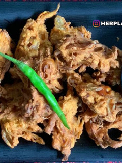 प्याज के पकौड़े (pyaz ke pakode recipe in Hindi) रेसिपी मुख्य फोटो