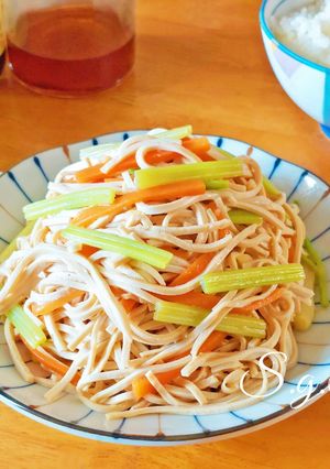 涼拌乾絲 的食譜成品照片