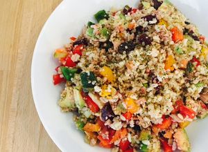 Foto principal de Ensalada multicolor de quinoa y arroz integral