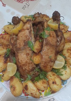 صورة لوصفة دجاجة في الفرن مع البطاطس 😋