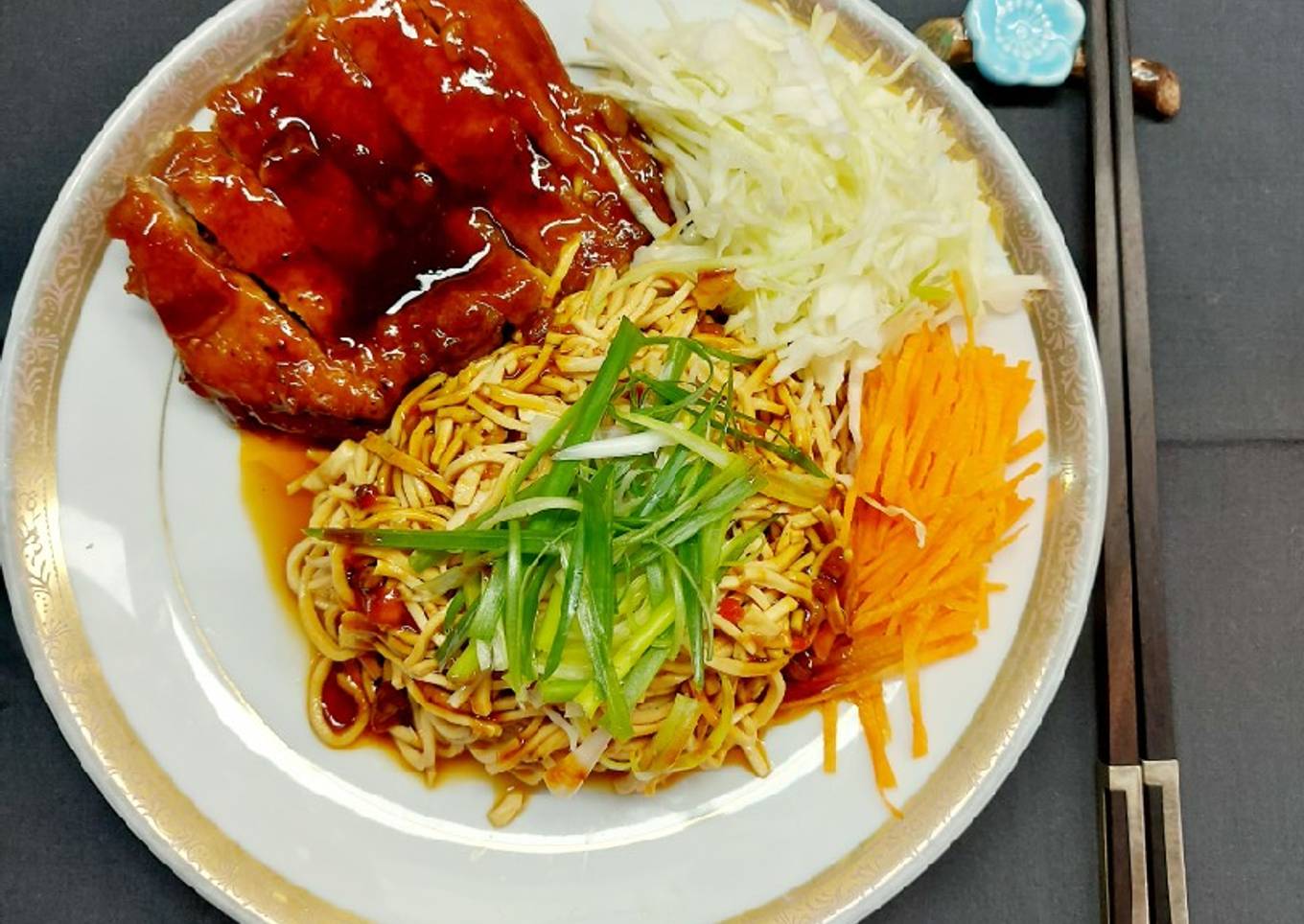 Mie steak ayam