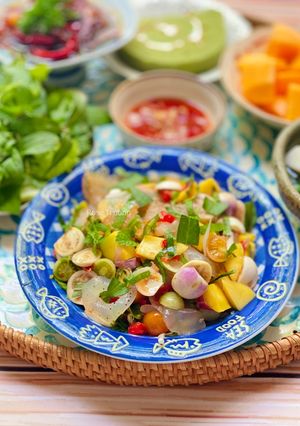 Hình của món Gỏi Sứa Xốt Thái.