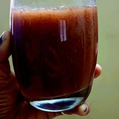 A picture of Raisins cranberry juice.