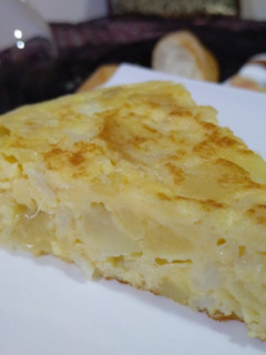 Una foto de Tortilla de bacalao con patatas