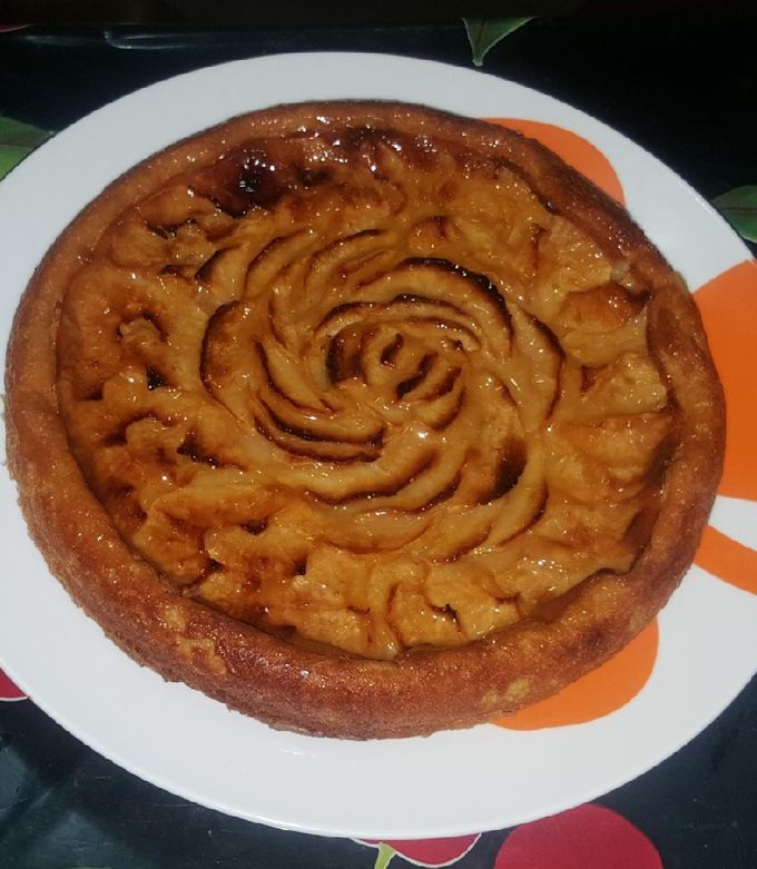 Foto principal de Tarta de manzana sin huevo súper fácil