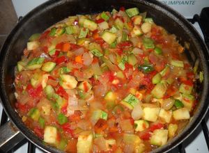 Una foto de Pisto (fritada de verduras varias)