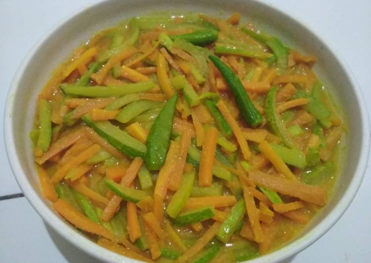 Acar Timun Wortel bumbu kuning