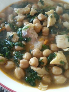 Una foto de Potaje de merluza con garbanzos