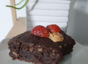 Una foto de Queque saludable de plátano con chocolate 🍫 🍌