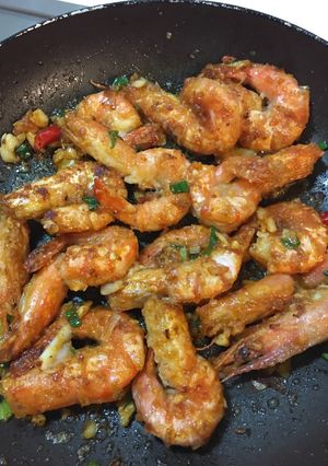 干燒大蝦 Dry Fried Shrimps with Garlic and Scallions 的食譜成品照片