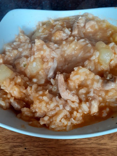 Una foto de Guiso de arroz con pollo