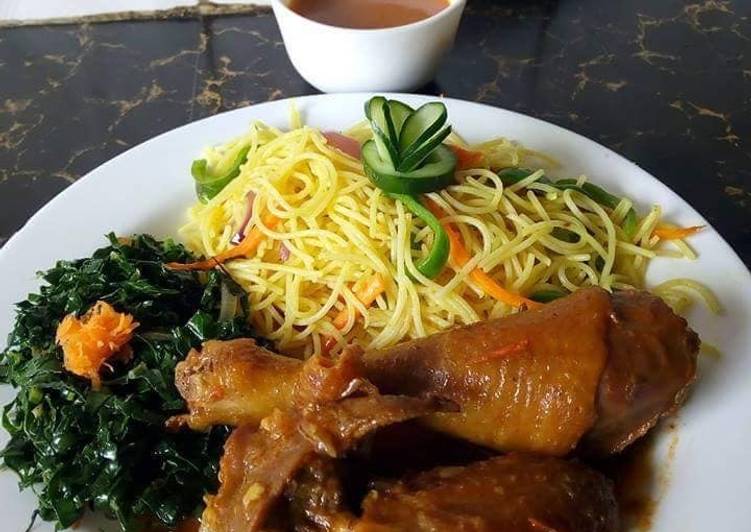 Recipe of Quick Noddles with steamed kales and chicken