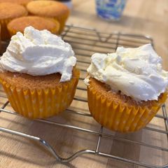 A picture of Vanilla Cupcakes with Mascarpone Icing.