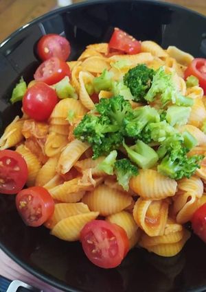 Φωτογραφία της συνταγής Κοχυλάκια με μπρόκολο κοτόπουλο και ντοματίνια