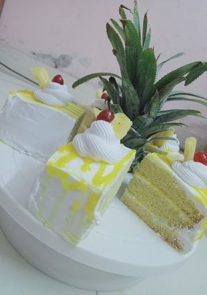 પાઈનેપલ પેસ્ટ્રી(Pineapple Pastry Recipe in Gujarati) રેસીપી મુખ્ય ફોટો
