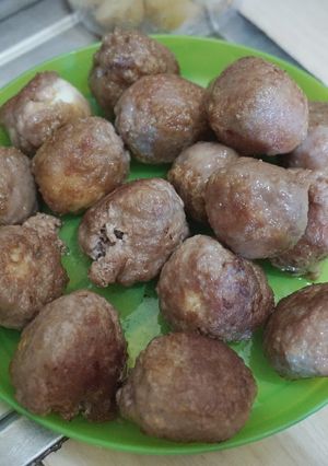 Foto resep Bola Bola Daging Isi Telur Puyuh