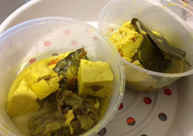 Opor ayam tahu