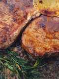 Rib eye a la mantequilla en sartén