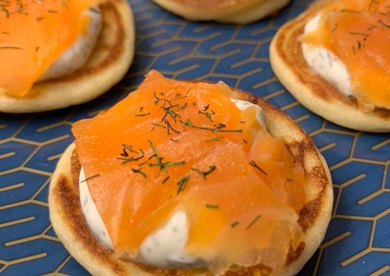 Blinis maison au saumon fumé et au fromage frais