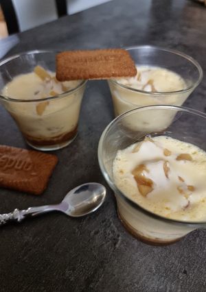Une photo de °Tiramisu pommes speculoos et caramel beurre salé°