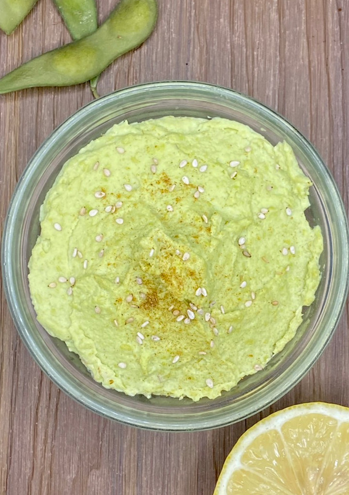 Una foto de Hummus de edamame