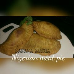 Nigerian meat pie A picture of Nigerian meat pie.