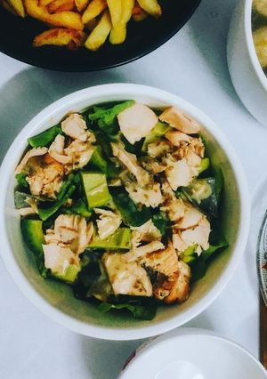 Hình của món Salad cá ngừ mè rang.