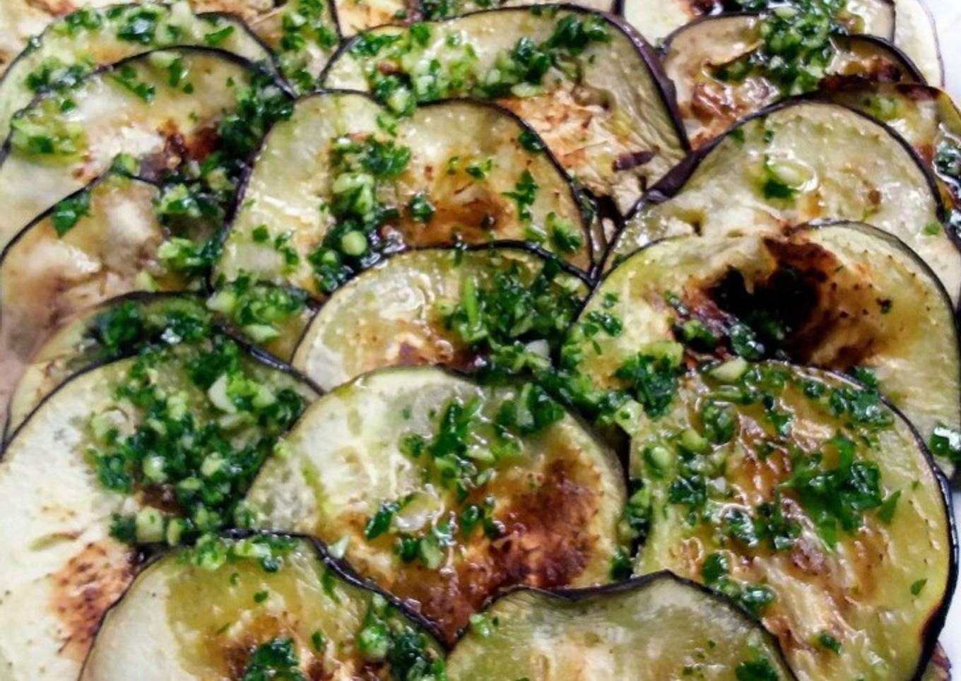 Berenjena a la plancha con ajo/perejil/aceite de oliva