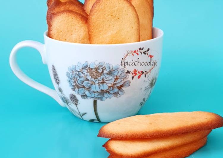 Voici la recette Langues de chat à la maison