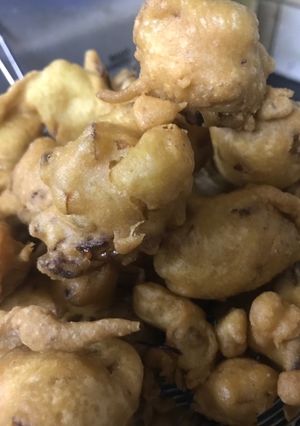 A picture of Onion Pakodas.