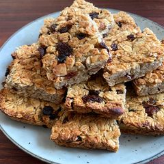 A picture of Banana & Oats Slice.