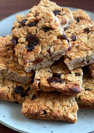 A picture of Banana & Oats Slice.